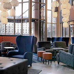 LZF-Lamps-Wood-Touched-by-light-Totem-Link-Pendant-Lights-Hilton-Hotel-Helsinki-1-1649775112.jpg