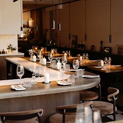 Studio-Bower-SOMM-Bistro-a-vin-21-1755162497.jpg