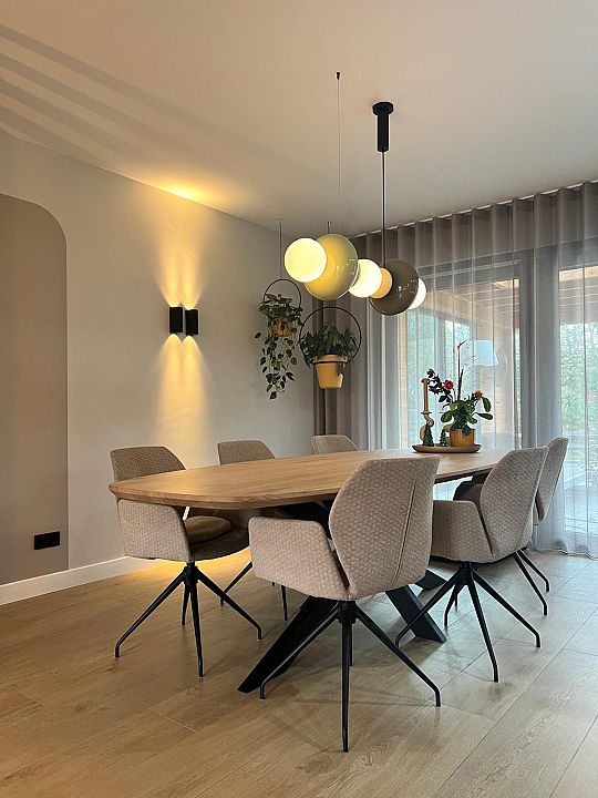 eettafel bij Laura Pro-light.jpg